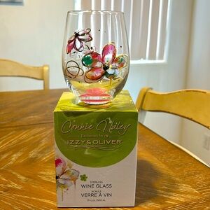 Izzy and Oliver flowers stemless wine glass